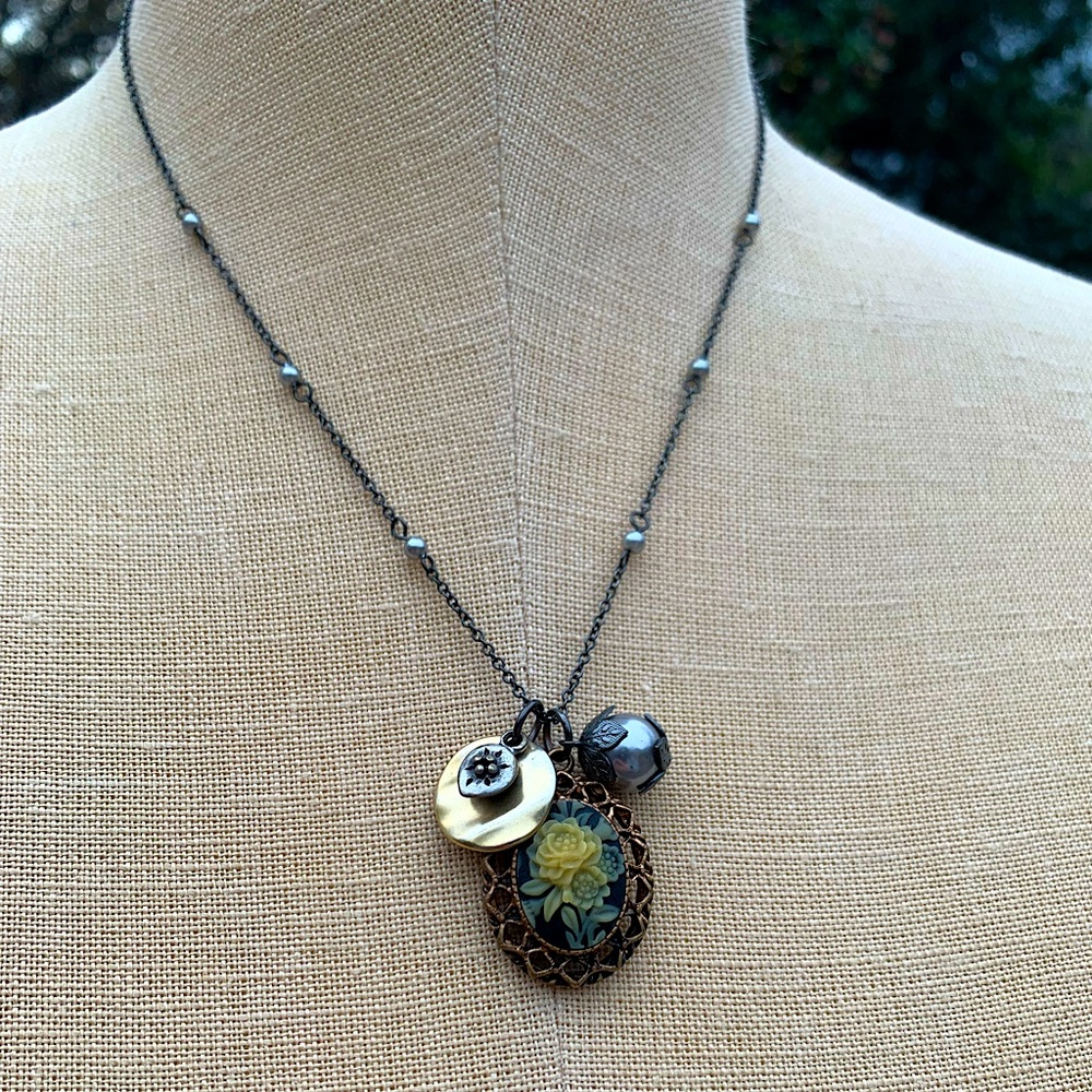 Victorian Vintage Romantic Style Charm Necklace